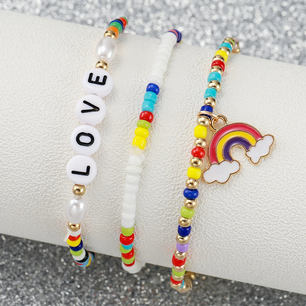Ensemble Montre & Bracelets Femme – 4 pièces, look coloré & message Love